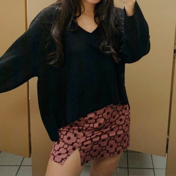 Urban Outfitters XS Oversized V-Neck Sweater - Picture 1 of 5